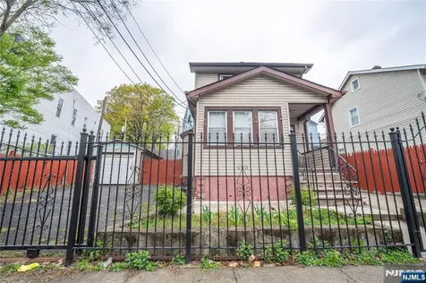 25-27 Goodwin Avenue Newark NJ 07112