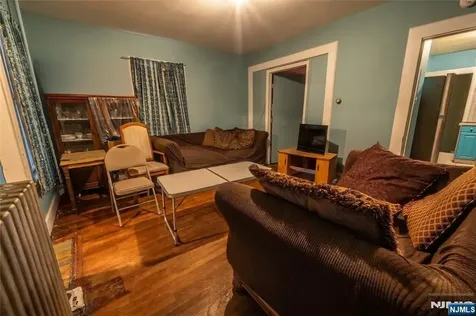 25-27 Goodwin Avenue Newark NJ 07112