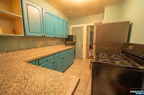 25-27 Goodwin Avenue Newark NJ 07112