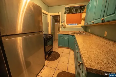 25-27 Goodwin Avenue Newark NJ 07112