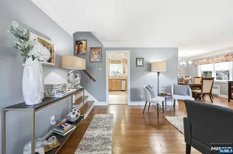 404 Prospect Avenue Oradell NJ 07649