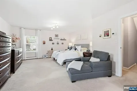 404 Prospect Avenue Oradell NJ 07649