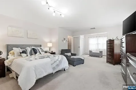404 Prospect Avenue Oradell NJ 07649