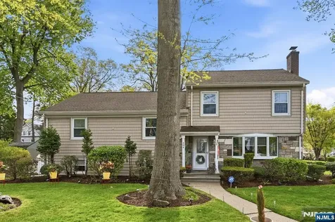 404 Prospect Avenue Oradell NJ 07649