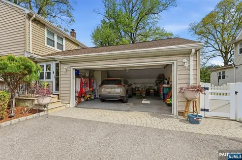 404 Prospect Avenue Oradell NJ 07649