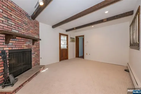60 Sutton Avenue Totowa NJ 07512