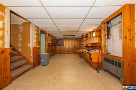 60 Sutton Avenue Totowa NJ 07512