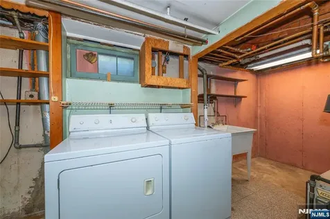 60 Sutton Avenue Totowa NJ 07512