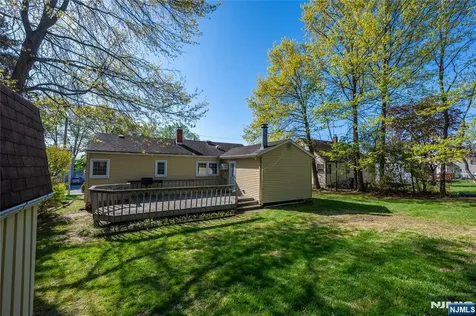 60 Sutton Avenue Totowa NJ 07512