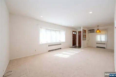 60 Sutton Avenue Totowa NJ 07512