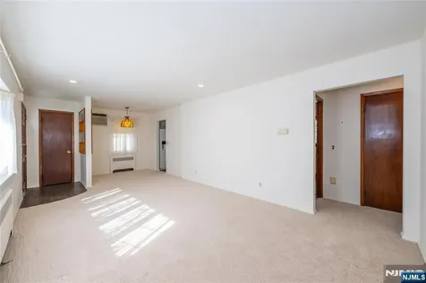 60 Sutton Avenue Totowa NJ 07512