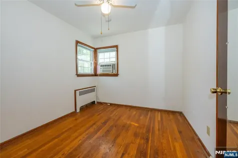 60 Sutton Avenue Totowa NJ 07512