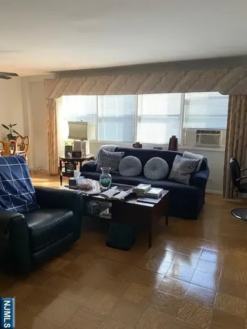 39 E 39th Paterson NJ 07514