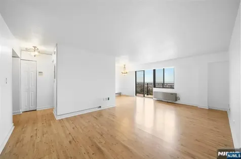 233 12th Street Palisades Park NJ 07650
