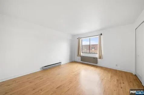 233 12th Street Palisades Park NJ 07650