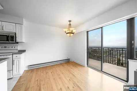 233 12th Street Palisades Park NJ 07650