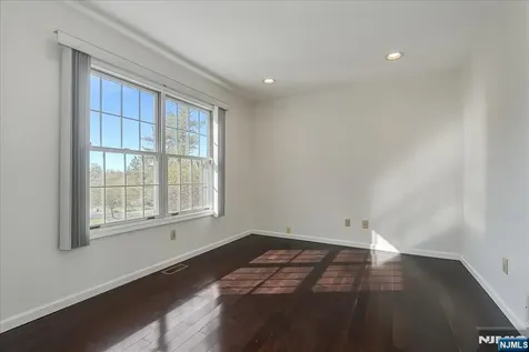 126 Worcester Drive Wayne NJ 07470