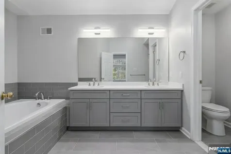 126 Worcester Drive Wayne NJ 07470