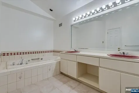 126 Worcester Drive Wayne NJ 07470