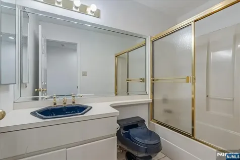 126 Worcester Drive Wayne NJ 07470