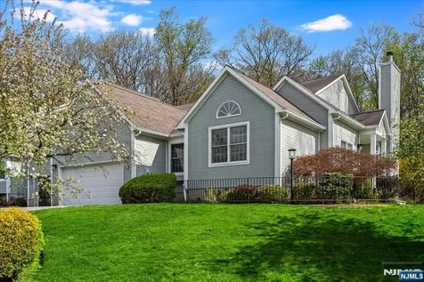 126 Worcester Drive Wayne NJ 07470