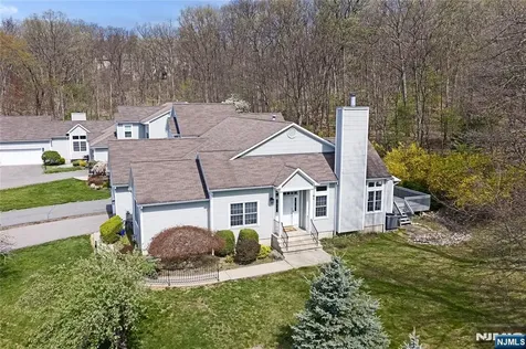 126 Worcester Drive Wayne NJ 07470