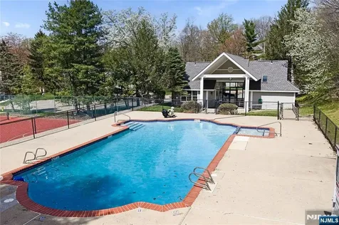 126 Worcester Drive Wayne NJ 07470