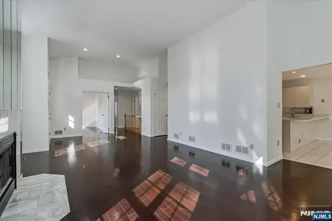 126 Worcester Drive Wayne NJ 07470