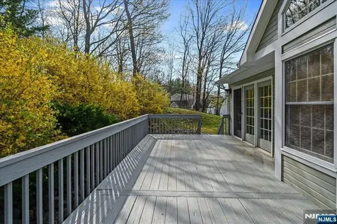 126 Worcester Drive Wayne NJ 07470
