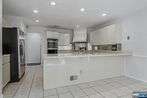 126 Worcester Drive Wayne NJ 07470