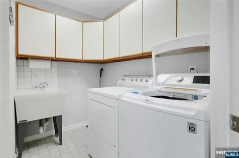 18 Cable Court Montville Township NJ 07045