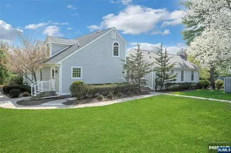 18 Cable Court Montville Township NJ 07045