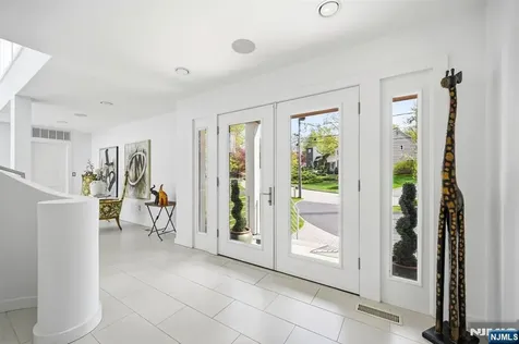 28 Glen Court Pompton Lakes NJ 07442