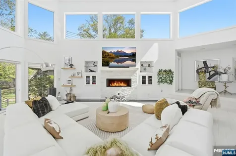 28 Glen Court Pompton Lakes NJ 07442