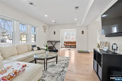 266 Elm Avenue Teaneck NJ 07666