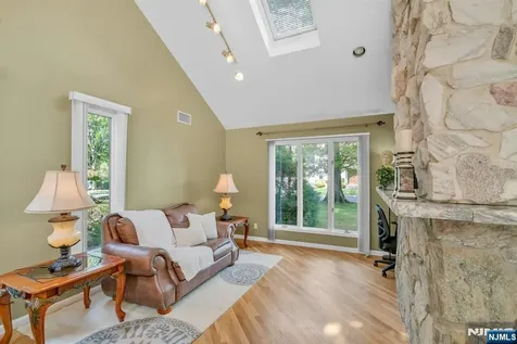 28 Pitcairn Avenue Ho-ho-kus NJ 07423