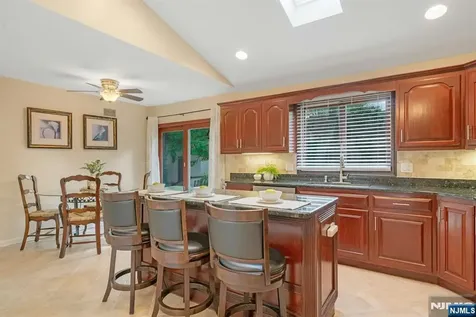 28 Pitcairn Avenue Ho-ho-kus NJ 07423