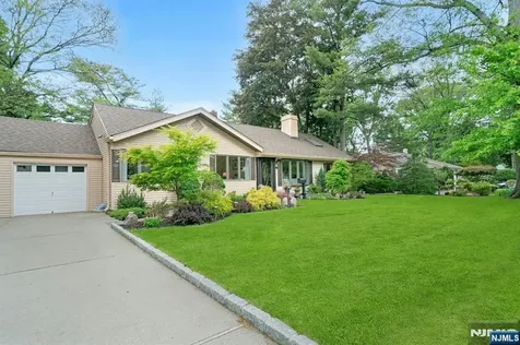 28 Pitcairn Avenue Ho-ho-kus NJ 07423