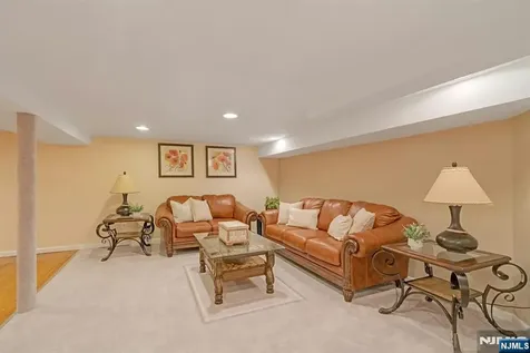 28 Pitcairn Avenue Ho-ho-kus NJ 07423