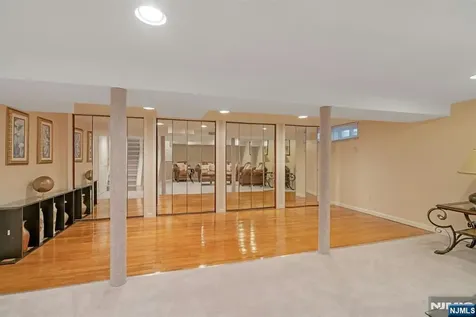 28 Pitcairn Avenue Ho-ho-kus NJ 07423