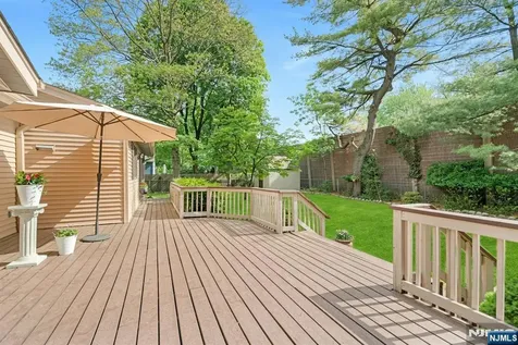 28 Pitcairn Avenue Ho-ho-kus NJ 07423