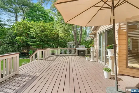 28 Pitcairn Avenue Ho-ho-kus NJ 07423