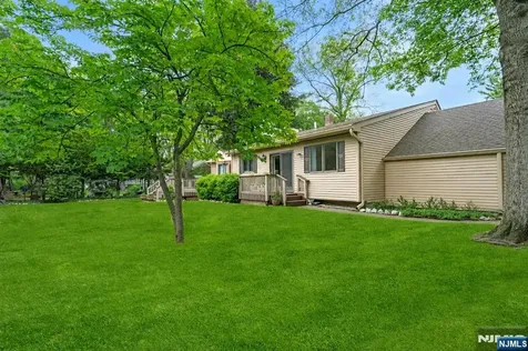 28 Pitcairn Avenue Ho-ho-kus NJ 07423