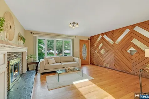 28 Pitcairn Avenue Ho-ho-kus NJ 07423