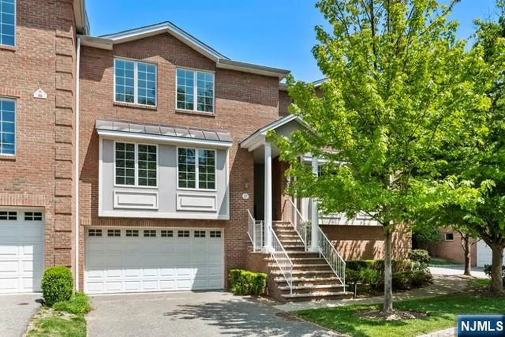 17 Skymark Court Upper Saddle River NJ 07458