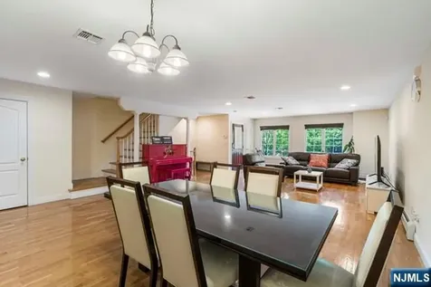 17 Skymark Court Upper Saddle River NJ 07458