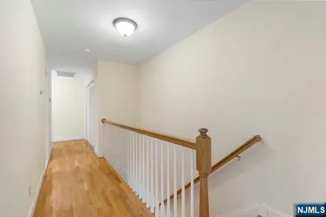 17 Skymark Court Upper Saddle River NJ 07458