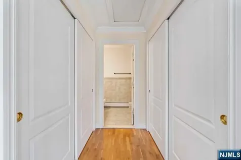 17 Skymark Court Upper Saddle River NJ 07458