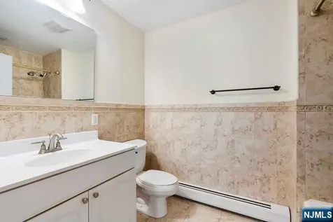 17 Skymark Court Upper Saddle River NJ 07458