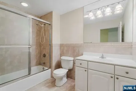 17 Skymark Court Upper Saddle River NJ 07458